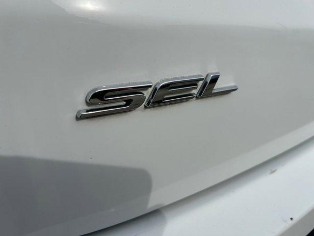Photo of 2023 Oxford White Ford Edge