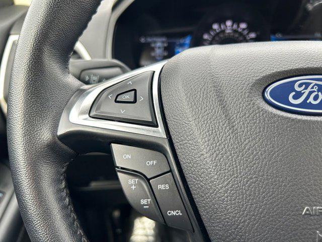 Photo of 2023 Oxford White Ford Edge