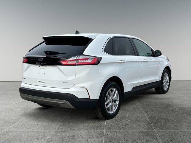 Photo of 2023 Oxford White Ford Edge