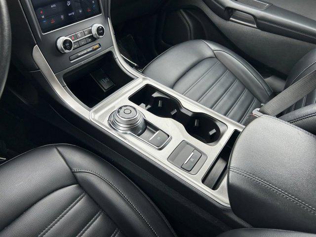 Photo of 2023 Oxford White Ford Edge