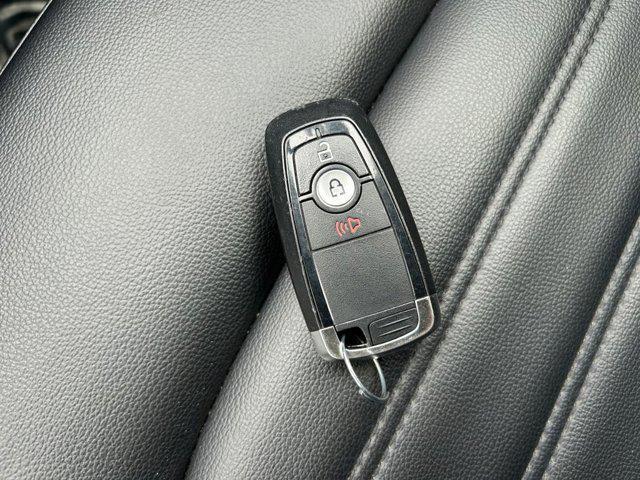 Photo of 2023 Oxford White Ford Edge