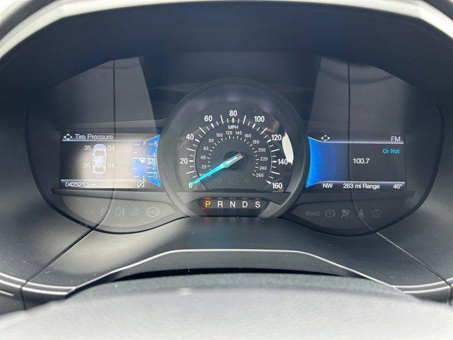 Photo of 2023 Oxford White Ford Edge