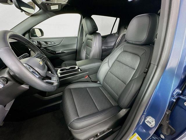 Photo of 2025 Lakeshore Blue Metallic Chevrolet Equinox