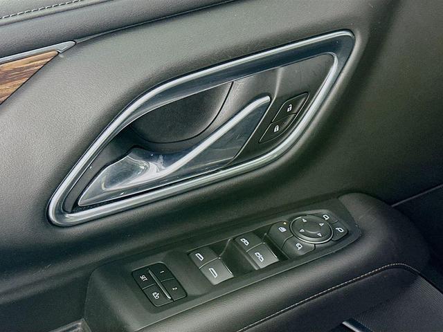 Photo of 2021 Black Chevrolet Suburban