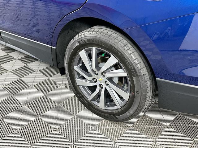 Photo of 2022 Blue Glow Metallic Chevrolet Equinox