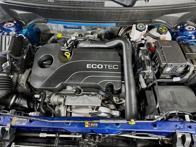 Photo of 2022 Blue Glow Metallic Chevrolet Equinox