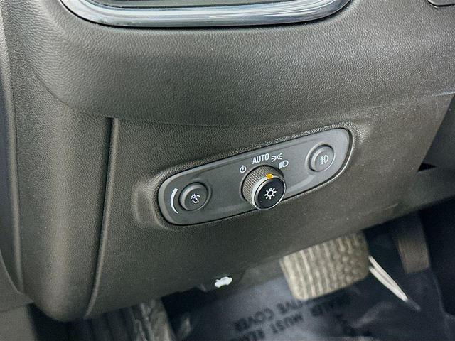 Photo of 2022 Blue Glow Metallic Chevrolet Equinox