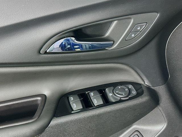 Photo of 2022 Blue Glow Metallic Chevrolet Equinox