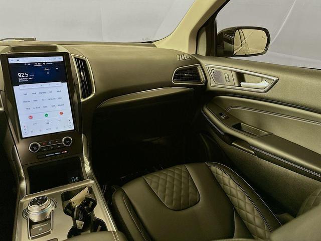 Photo of 2024 Forged Green Metallic Ford Edge