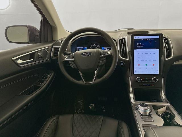 Photo of 2024 Forged Green Metallic Ford Edge
