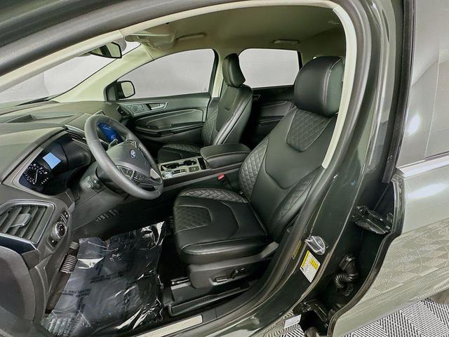 Photo of 2024 Forged Green Metallic Ford Edge