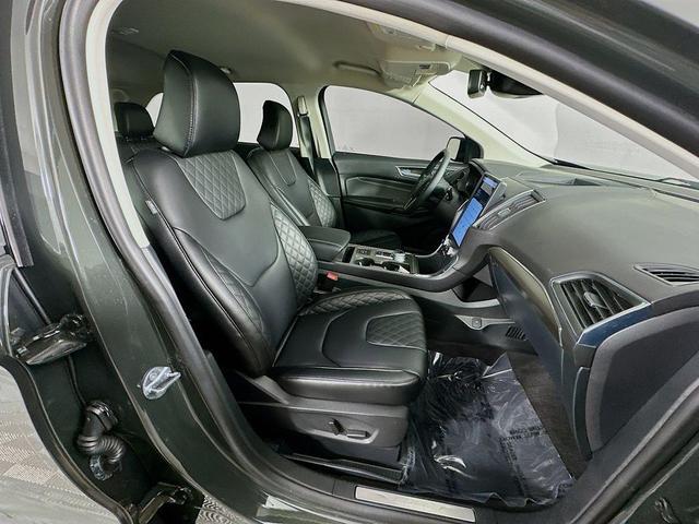 Photo of 2024 Forged Green Metallic Ford Edge