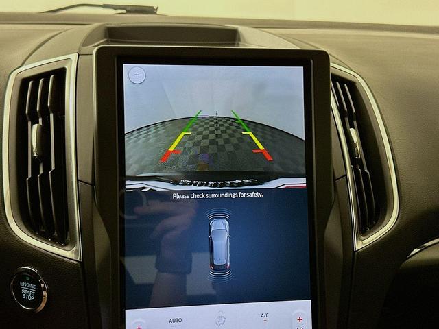 Photo of 2024 Forged Green Metallic Ford Edge