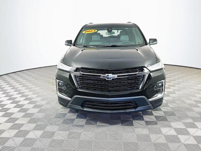 Photo of 2023 Mosaic Black Metallic Chevrolet Traverse