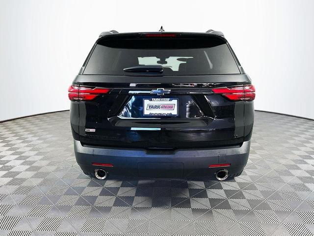 Photo of 2023 Mosaic Black Metallic Chevrolet Traverse