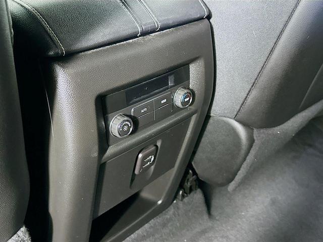 Photo of 2023 Mosaic Black Metallic Chevrolet Traverse