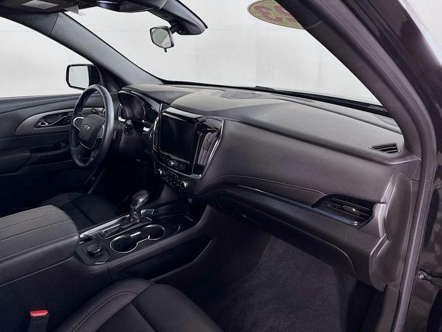 Photo of 2023 Mosaic Black Metallic Chevrolet Traverse
