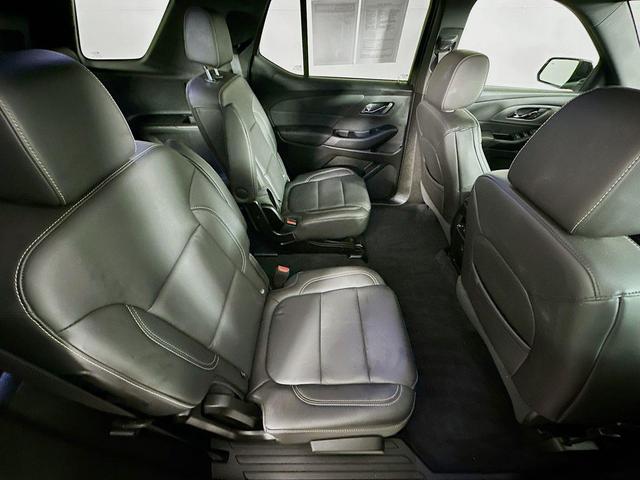Photo of 2023 Mosaic Black Metallic Chevrolet Traverse