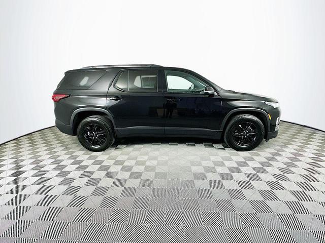 Photo of 2023 Mosaic Black Metallic Chevrolet Traverse