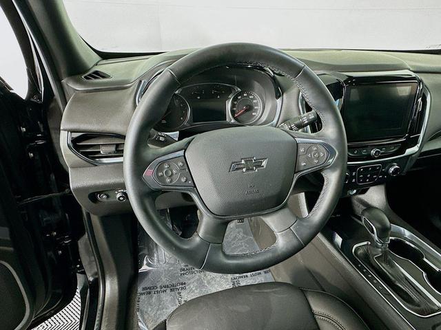 Photo of 2023 Mosaic Black Metallic Chevrolet Traverse