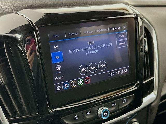 Photo of 2023 Mosaic Black Metallic Chevrolet Traverse