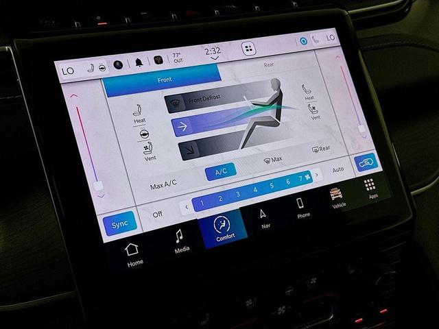 Photo of 2022 Silver Zynith Jeep Grand Cherokee L