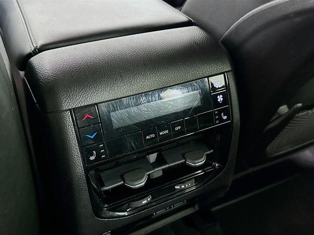 Photo of 2022 Silver Zynith Jeep Grand Cherokee L