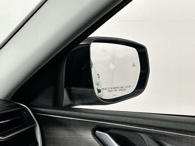 Photo of 2022 Silver Zynith Jeep Grand Cherokee L