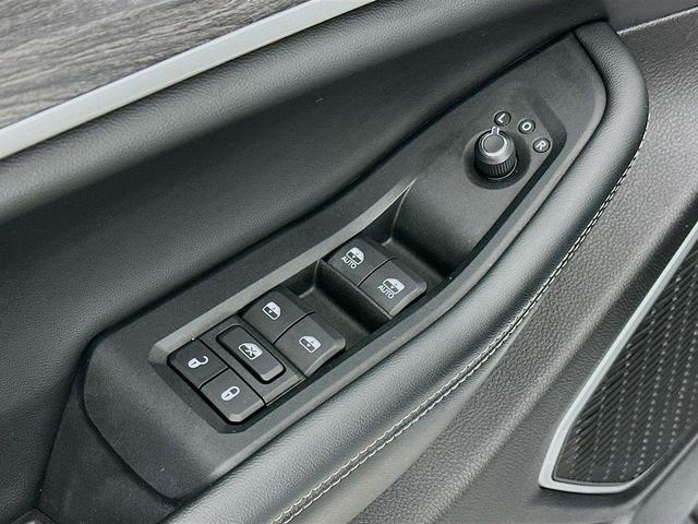 Photo of 2022 Silver Zynith Jeep Grand Cherokee L