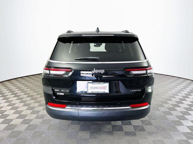 Photo of 2022 Diamond Black Jeep Grand Cherokee L