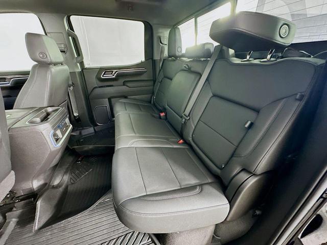 Photo of 2022 Black Chevrolet Silverado 1500