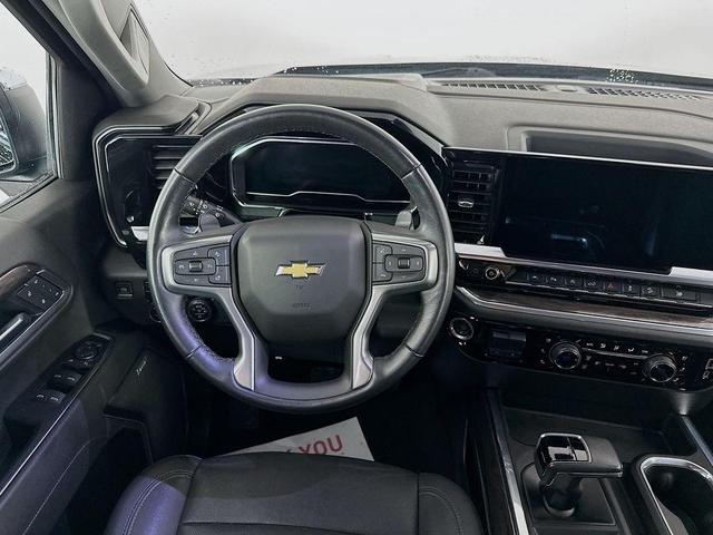 Photo of 2022 Black Chevrolet Silverado 1500