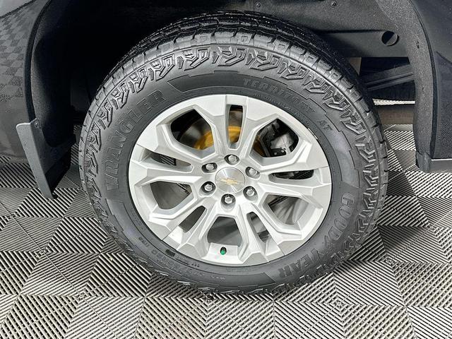 Photo of 2022 Black Chevrolet Silverado 1500