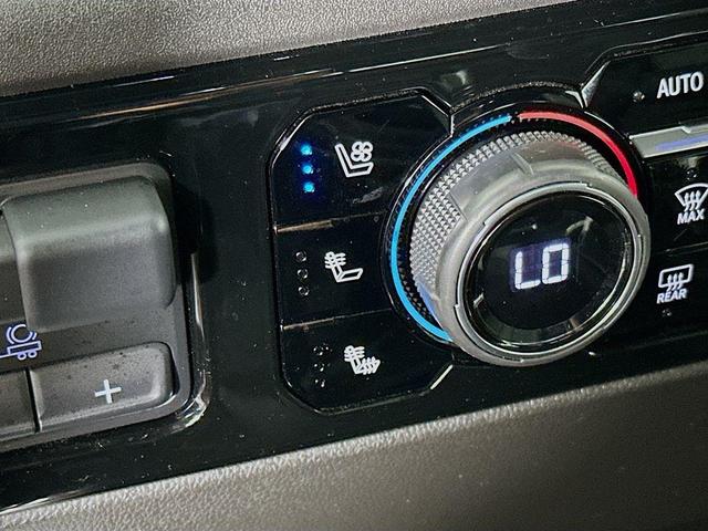 Photo of 2022 Black Chevrolet Silverado 1500
