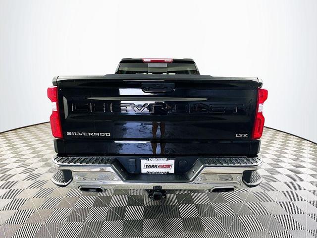 Photo of 2022 Black Chevrolet Silverado 1500