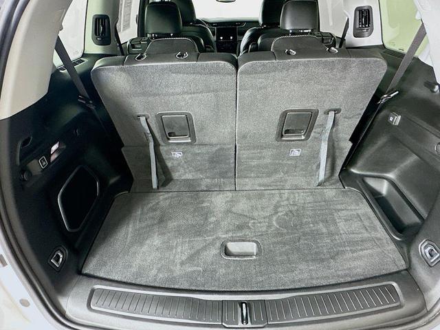 Photo of 2022 Bright White Clearcoat Jeep Grand Cherokee L