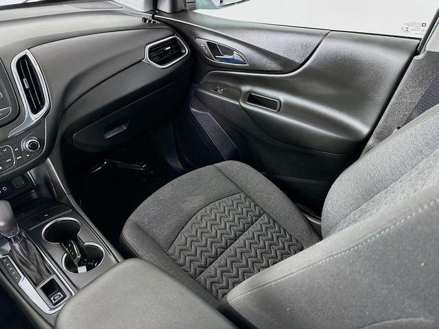 Photo of 2023 Blue Glow Metallic Chevrolet Equinox
