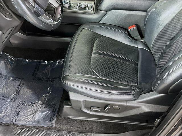 Photo of 2019 Black Metallic Ford Expedition Max
