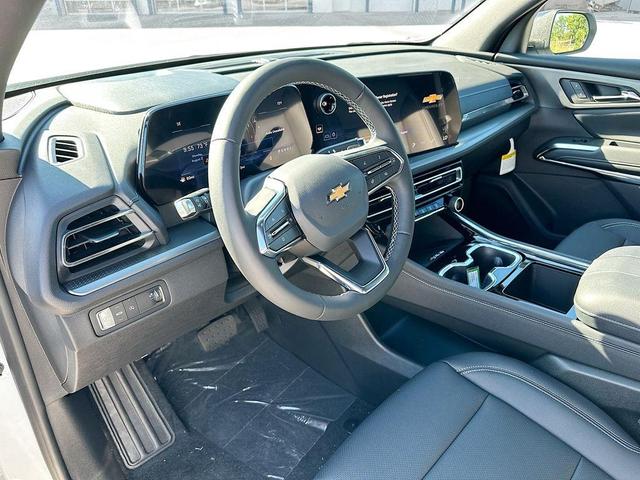 Photo of 2026 Summit White Chevrolet Traverse