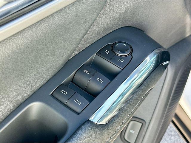 Photo of 2026 Summit White Chevrolet Traverse