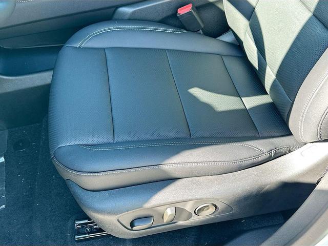 Photo of 2026 Summit White Chevrolet Traverse
