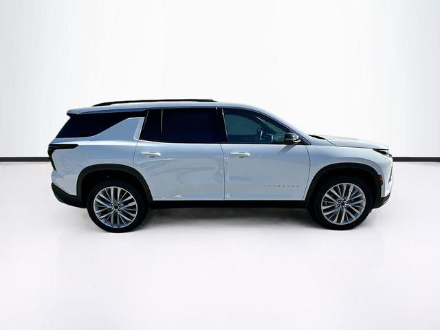 Photo of 2026 Summit White Chevrolet Traverse