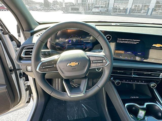 Photo of 2026 Summit White Chevrolet Traverse
