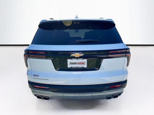 Photo of 2026 Summit White Chevrolet Traverse