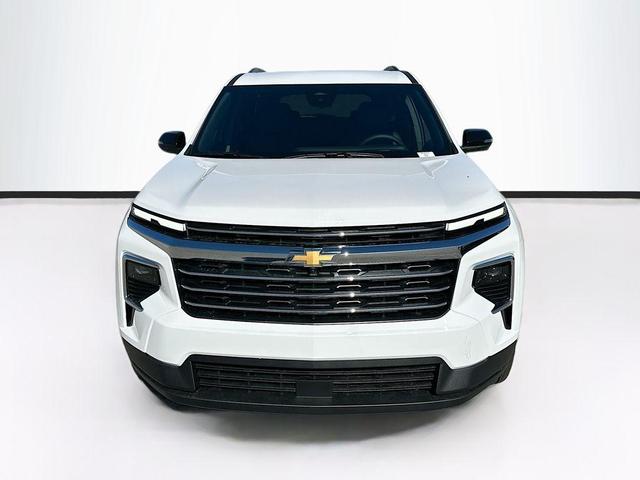 Photo of 2026 Summit White Chevrolet Traverse