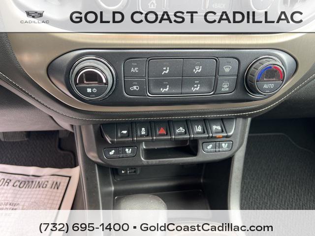 Photo of 2022 Summit White GMC Canyon
