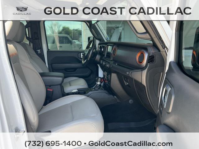 Photo of 2021 Bright White Clearcoat Jeep Gladiator