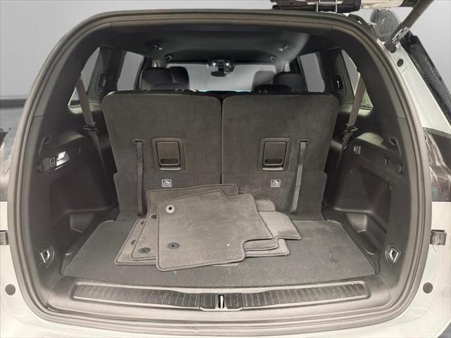 Photo of 2024 Silver Zynith Jeep Grand Cherokee L