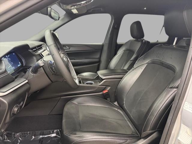 Photo of 2024 Silver Zynith Jeep Grand Cherokee L