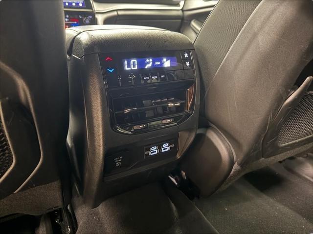 Photo of 2024 Silver Zynith Jeep Grand Cherokee L